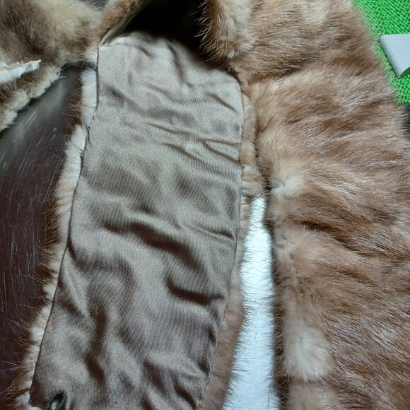 Box of FUR - pieces & scraps - Picture 7 of 13